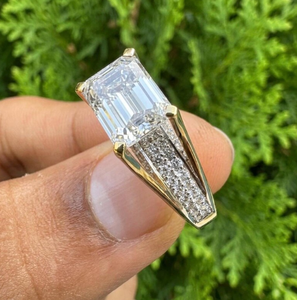 Bague de fiançailles solitaire flottante en diamant de laboratoire taille émeraude de qualité supérieure E VVS2 VS1 avec pavé, disponible en 2 carats, 3 carats, 4 carats - Product Image 6