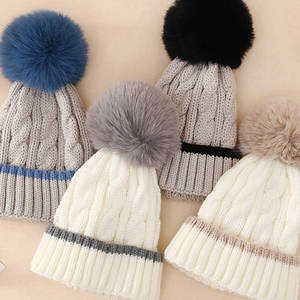 Gorro de Invierno de Lujo en Poliéster/Algodón Suave para Hombre y Mujer, Gorro Tejido de Doble Capa de Alta Calidad, Color Personalizado con Pedrería - Product Image 4
