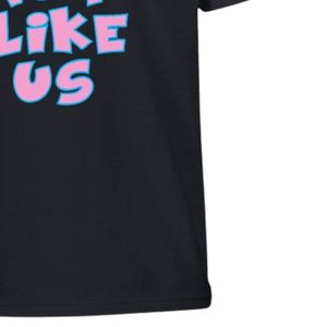 T-shirt noir à manches courtes et col rond avec imprimé graphique rose, vêtement décontracté pour tous les jours, streetwear confortable, vêtement unisexe - Product Image 6