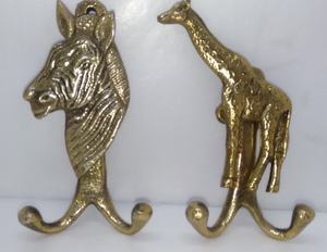 Elegantes Ganchos de Aluminio para Montar en la Pared, 4 Ganchos, Diseño Minimalista con Patrón de Letras, Perchero Multifuncional para Ropa a Precio Económico - Product Image 2