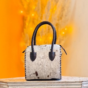 Sac de voyage en cuir véritable 100% avec imprimé animalier en fourrure naturelle, sac de week-end et de nuit en cuir de vachette marron et blanc, sac Speedy - Product Image 3