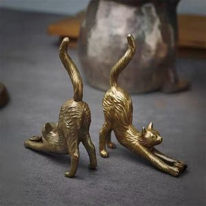Brass Cat Candle Stand Home Decoration Durable Metal Art Sculpture Custom European art candle holder Nordic home decor light - Product Image 6