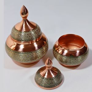 Sucrier de luxe peint à la main blanc et cuivre avec couvercle, pot à bonbons décoratif sur piédestal floral, vaisselle haut de gamme pour présentation en restaurant - Product Image 1