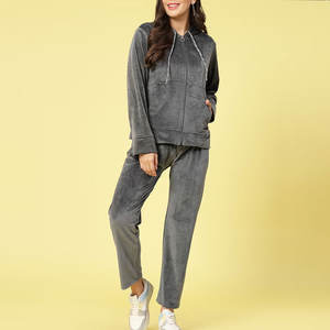 Chándal de Terciopelo para Mujer, Diseño Minimalista, Elegante, Cómodo para el Día a Día, Sensación Cálida y Acogedora, Comodidad Duradera - Product Image 1