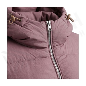 Chaqueta Acolchada con Capucha para Mujer, Invierno, Manga Larga, Relleno de Poliéster, Cierre de Cremallera, Largo Regular, Color Sólido - Product Image 4