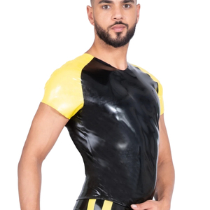 Camiseta de Hombre Negra Brillante con Mangas Raglán, Ribete Amarillo en Contraste, Cuello Redondo, Tejido de Punto, Corte Casual - Product Image 5