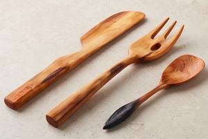 Ensemble de couverts en bois avec finition naturelle, comprenant 3 cuillères, couteaux et fourchettes, parfait pour l'hôtellerie, la maison et la restauration. - Product Image 3