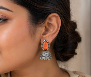 Boucles d'oreilles pendantes Jhumka indiennes Monalisa de haute qualité en alliage de zinc vintage, oxydé argenté, avec perles d'imitation, pour femme, idéales pour les soirées - Product Image 4