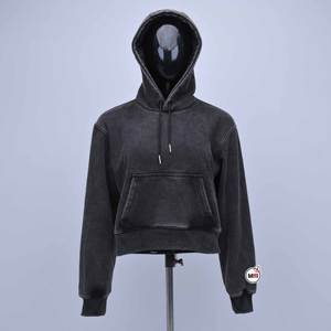 Hoodie court en molleton de coton, effet délavé, style vintage, avec logo personnalisé de haute qualité, pour femmes. - Product Image 1