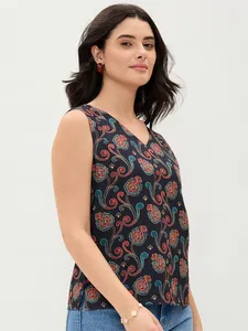 Top de Algodón con Cuello en V y Estampado Floral Azul para Eventos y Celebraciones, Disponible a un Precio Razonable - Product Image 2