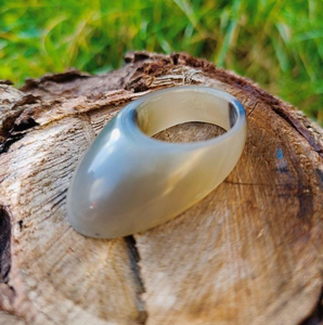 Anillo de Cuerno de Búfalo de Estilo Tribal Tradicional, Joyería Hecha a Mano con Cuerno de Buey Natural Pulido - Product Image 4