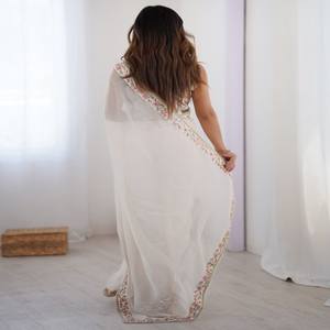 Sari de fête VASTRA COTTAGE en Georgette avec chemisier en soie Mety brodé, couleur blanche, tenue traditionnelle pour femmes - Product Image 4