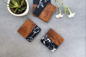 Mesa de Centro Decorativa de Madera de Nogal Negro Oscuro con Resina Epoxi Blanca y Negra, Obra de Arte Única Hecha a Mano - Product Image 5