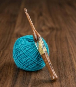 Resin Wood <b>Crochet</b> <b>Hook</b> Handmade Lightweight Needle for Yarn Craft <b>Crochet</b> and Knitting Use - Product Image 1