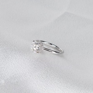 Anillo de Compromiso con Diamante Cultivado en Laboratorio de 1 Quilate, Certificado por IGI, Color F, Claridad VVS2, Corte Brillante Redondo Ideal, Diamante CVD, Oro Blanco de 14K - Product Image 2