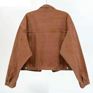 เสื้อแจ็คเก็ตยีนส์ผู้หญิง ผ้าฝ้ายระบายอากาศ เป็นมิตรกับสิ่งแวดล้อม สีน้ำเงิน แขนยาว มีกระเป๋าหน้า 2 ช่อง สีและโลโก้สามารถปรับแต่งได้ ขายส่ง คุณภาพสูง - Product Image 2