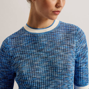 Ensemble de sport décontracté pour femme en toile, deux pièces, uni, avec soutien-gorge de yoga sans couture à bretelles réglables et pantalon taille haute effet push-up au-dessus du genou - Product Image 4