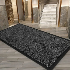 Tapis de porte d'entrée moderne en polypropylène rayé, rembourré, lavable, imperméable, antidérapant, avec logo personnalisé pour la maison et l'hôtel - Product Image 1