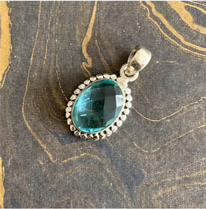 Colgante Étnico de Plata de Ley 925 con Borde de Cuentas, Ovalado, con Topacio Azul, Ideal para Regalo de Aniversario - Product Image 4