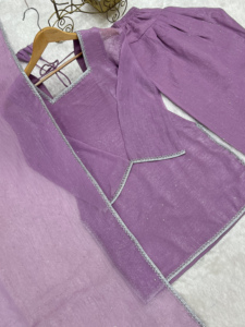 Ensemble Salwar Farshi en tissu de soie croquante avec haut et dupatta brodés Siroski, réversible, prêt-à-porter pour les occasions décontractées et les fêtes - Product Image 5