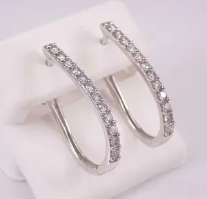 Pendientes de aro para mujer con moissanita de corte redondo de 2,50 quilates, chapados en oro blanco de 14 quilates - Product Image 1