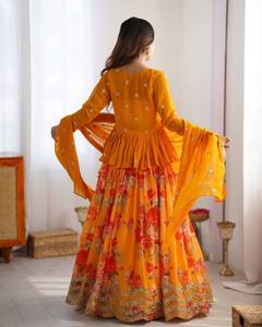 Lehenga Choli indien à imprimé floral orange avec dupatta brodé, tenue de mariage traditionnelle pour femmes - Product Image 3