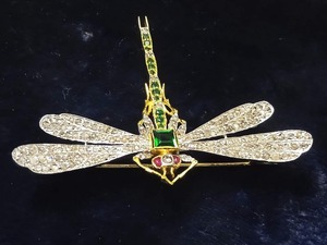 Hermoso Broche de Libélula con Incrustaciones de Esmeralda de 2.5CT, Diamante Moissanita de 0.10CT y Rubí, en Plata de Ley 925, Hecho a Mano, para Boda - Product Image 3