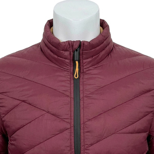 Veste d'hiver matelassée premium pour homme - Manteau léger style bomber avec tissu résistant à l'eau et logo personnalisé - Product Image 4
