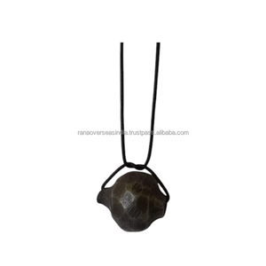 Collier pendentif en métal de fer de qualité supérieure avec design martelé Cadeau parfait pour elle et lui à des prix compétitifs - Product Image 2