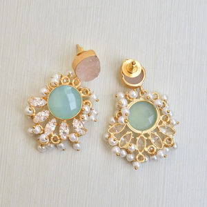 ต่างหูห่วงทองเหลืองชุบทองคำแท้ ขายส่ง ต่างหูหินธรรมชาติ งานทองเหลืองโบราณ ปลอดภัยต่อผิวแพ้ง่าย สวมใส่สบาย คุณภาพส่งออกจำนวนมาก - Product Image 3