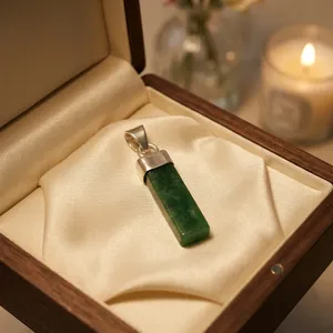 Colgante de Cuarzo Fresa Mugalart con Engaste de Plata 925, Solitario de Lujo para Uso Diario, Unisex, Amuleto Rectangular Verde - Product Image 2