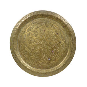 Plateau rond en laiton marocain antique fait main, gravé à la main avec des motifs islamiques, mauresques, géométriques et arabesques, en vente - Product Image 1