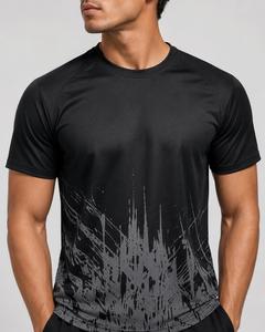 เสื้อยืดคอกลมแขนสั้นผู้ชายสไตล์สปอร์ต สีดำเทา พิมพ์ลายแบบซับลิเมชั่น แห้งเร็ว ทรงเข้ารูป ผ้าถักเนื้อนุ่ม โพลีเอสเตอร์ 100% น้ำหนัก 180 กรัม - Product Image 1