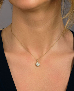 Collier pendentif trèfle en or jaune 14 carats avec diamant de laboratoire - Product Image 1