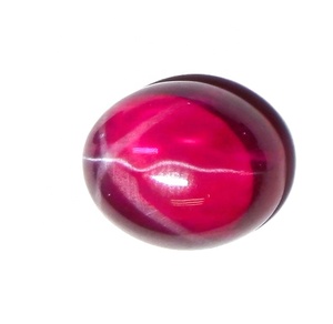 Rubis étoilé transparent ovale 10x12 mm 9 carats, cabochon poli créé en laboratoire avec effet étoile à 6 branches pour la fabrication de bijoux - Product Image 1