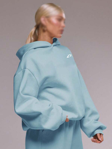Sweat-shirt à capuche en molleton bleu clair surdimensionné pour femme avec logo frontal, épaules tombantes, manches longues, couleur unie, vêtement d'automne ODM - Product Image 2