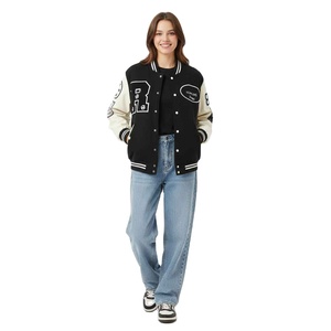 Veste universitaire sur mesure pour homme, noire et crème, avec patch brodé, style preppy, vêtement d'extérieur de baseball - Product Image 3