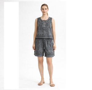 Fabricante de Conjuntos de Top y Pantalones Cortos Bordados de Viscosa para Mujer - Product Image 1