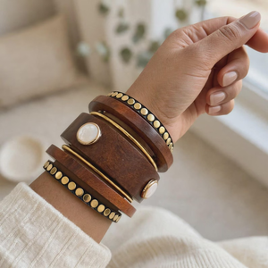 Conjunto de Brazaletes de Madera Hechos a Mano, Brazalete Apilable de Latón Estilo Boho, Joyería Artesanal Natural - Product Image 1
