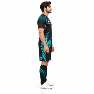 Ensemble d'uniformes de football personnalisés pour hommes et jeunes, maillot et short de football, vêtements de sport respirants pour l'entraînement et les matchs - Product Image 4