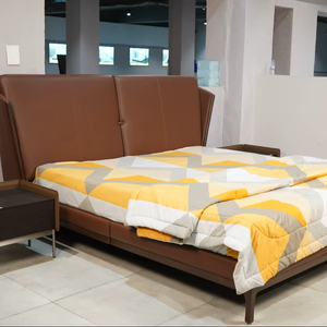 Cama King Size Moderna de Lujo, Tapizada, con Cabecera Acolchada, Cuero PU/Terciopelo/Tela, Estructura con Recubrimiento en Polvo CRCA - Product Image 1