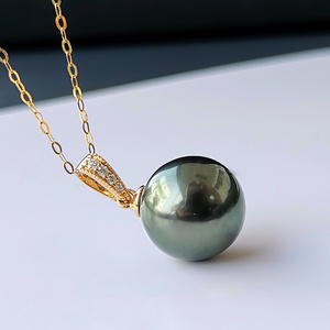Colgante de Oro de 18K con Diamante y Perla Negra de Tahití de 9-13 mm, Color Verde Agua de Mar y Verde Pavo Real, Regalo para Novia - Product Image 1