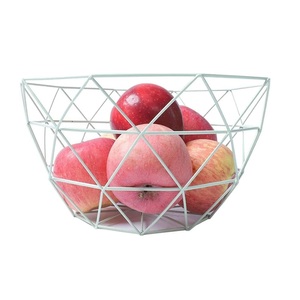 Corbeille à fruits géométrique en métal, panier de rangement moderne en fil métallique pour fruits et légumes, organisateur décoratif de comptoir pour cuisine et salle à manger - Product Image 1