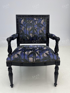 Fauteuil de style Old Money, chaise rembourrée à motif floral vintage avec pieds en bois sculpté pour salon, siège élégant et classique - Product Image 6