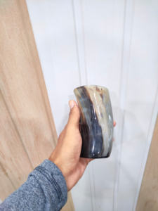 Vaso de chupito de cuerno natural africano genuino con borde de latón, hecho a mano, estilo vikingo, taza de cuerno de buey para fiestas y regalos, artesanía natural - Product Image 3