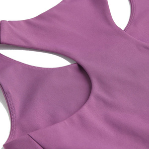 สปอร์ตบราสีม่วงสำหรับผู้หญิง แบบ Racerback รองรับปานกลาง ไร้ตะเข็บ สำหรับโยคะและออกกำลังกาย สีพื้น คอกว้าง ผลิตจากผ้าสแปนเด็กซ์และโพลีเอสเตอร์ - Product Image 5