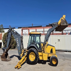Chargeuse-pelleteuse John Deere abordable avec une puissance hydraulique élevée pour les projets agricoles et les chantiers de construction - Product Image 5