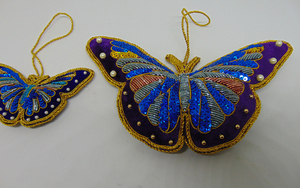Adornos Navideños Colgantes de Mariposa Hechos a Mano en Acrílico Cuadrado de Alta Calidad - Product Image 2