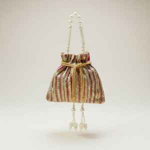 Bolso Potli de Encaje Hecho a Mano con Forro de Satén, Regalo para Diwali - Product Image 1