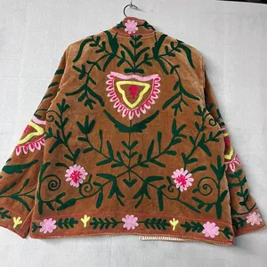 Chaqueta de terciopelo Suzani bordada a mano para mujer, estilo bohemio chic, con bordado floral, abrigo corto étnico con frente abierto, manga larga, cálida para invierno - Product Image 6